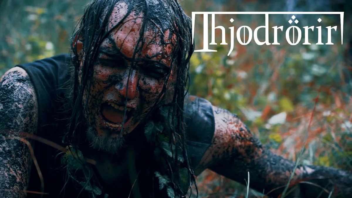 Vorschaubild zum Musikvideo Thjódrörir – Skogamor (Official Video)